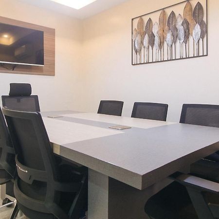 Reddoorz Plus @ Bez Tower And Residences San Juan San Juan  외부 사진