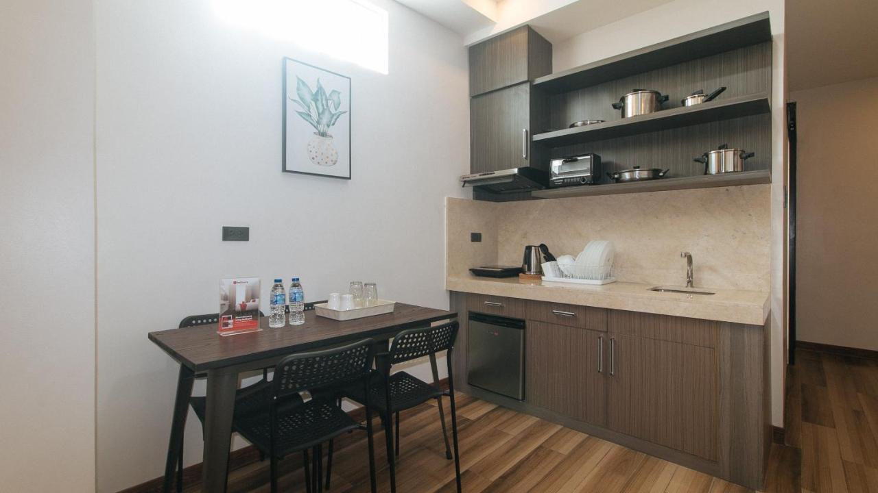 Reddoorz Plus @ Bez Tower And Residences San Juan San Juan  외부 사진